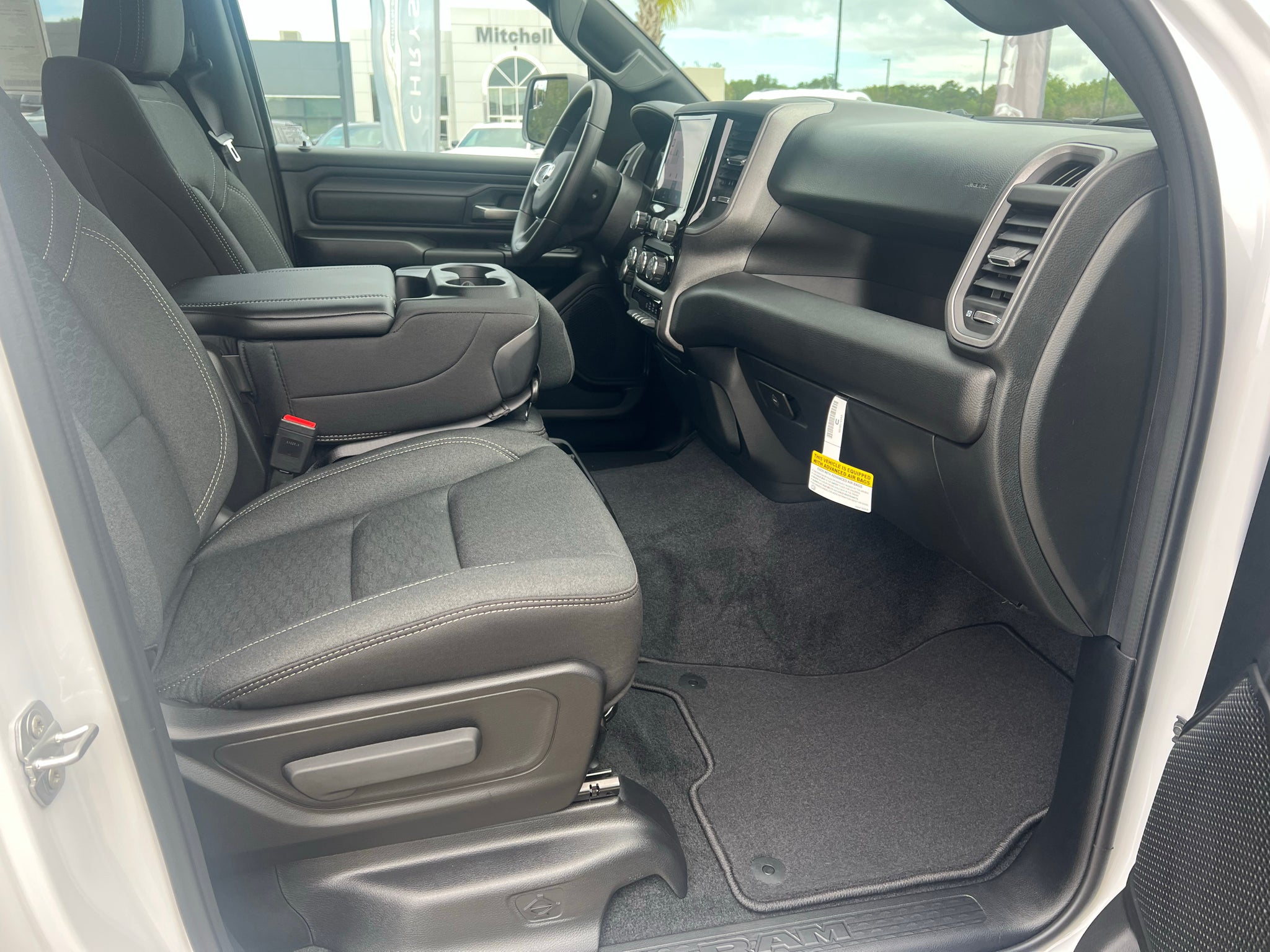 2027 RAM 1500 RAM 1500 EXPRESS CREW CAB 4X2 5'7' BOX