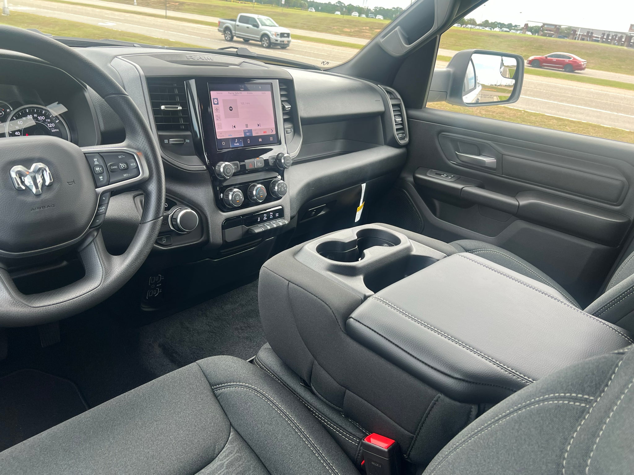 2027 RAM 1500 RAM 1500 EXPRESS CREW CAB 4X2 5'7' BOX