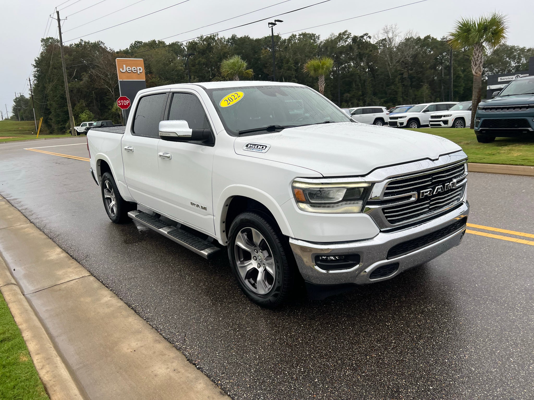 2022 RAM 1500 Laramie Crew Cab 4x2 5'7' Box