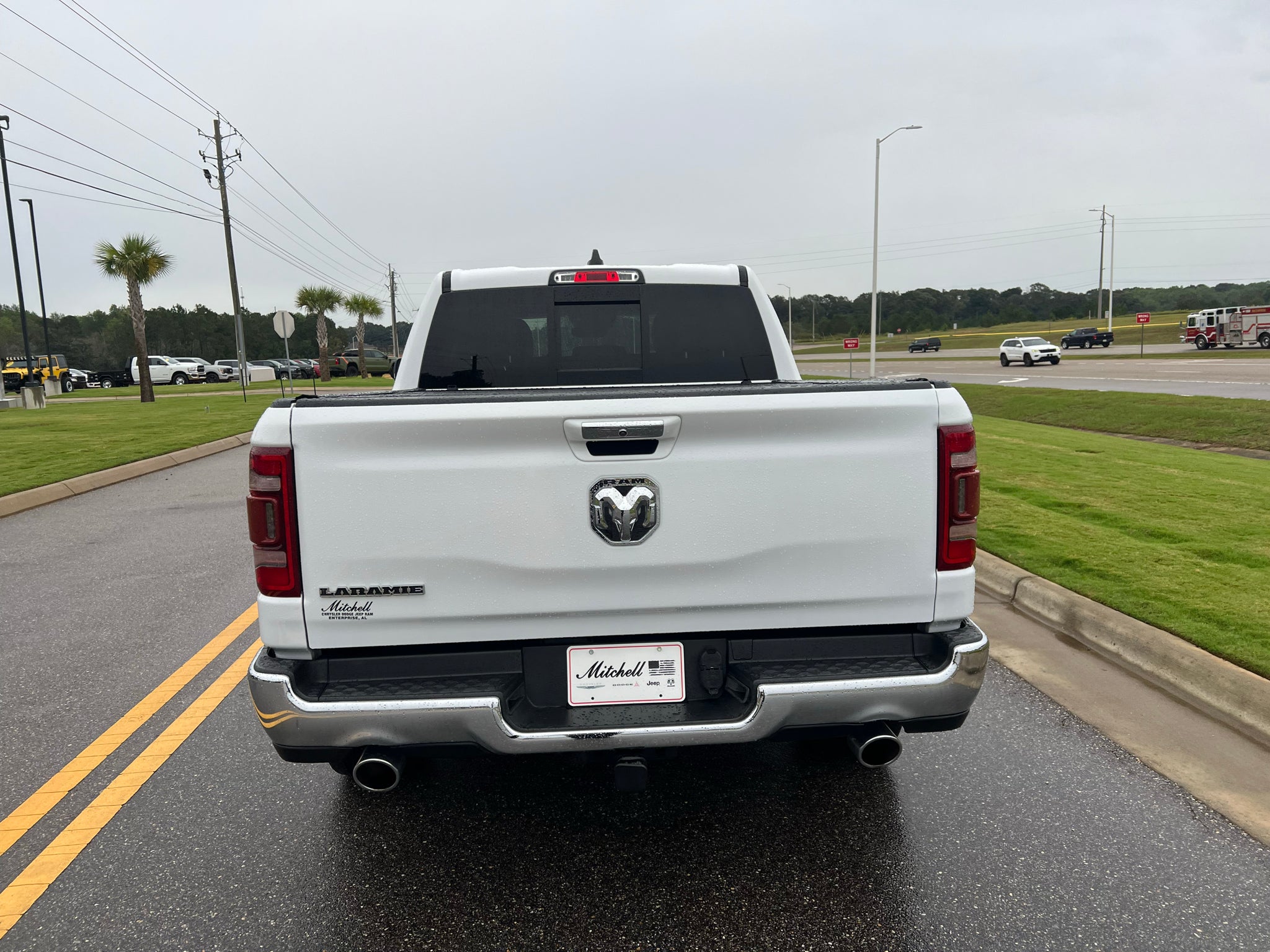 2022 RAM 1500 Laramie Crew Cab 4x2 5'7' Box