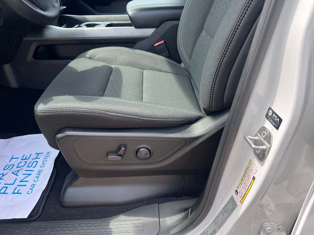 2025 RAM 1500 Big Horn Crew Cab 4x4 5'7' Box