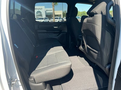 2027 RAM 1500 RAM 1500 EXPRESS CREW CAB 4X4 5'7' BOX