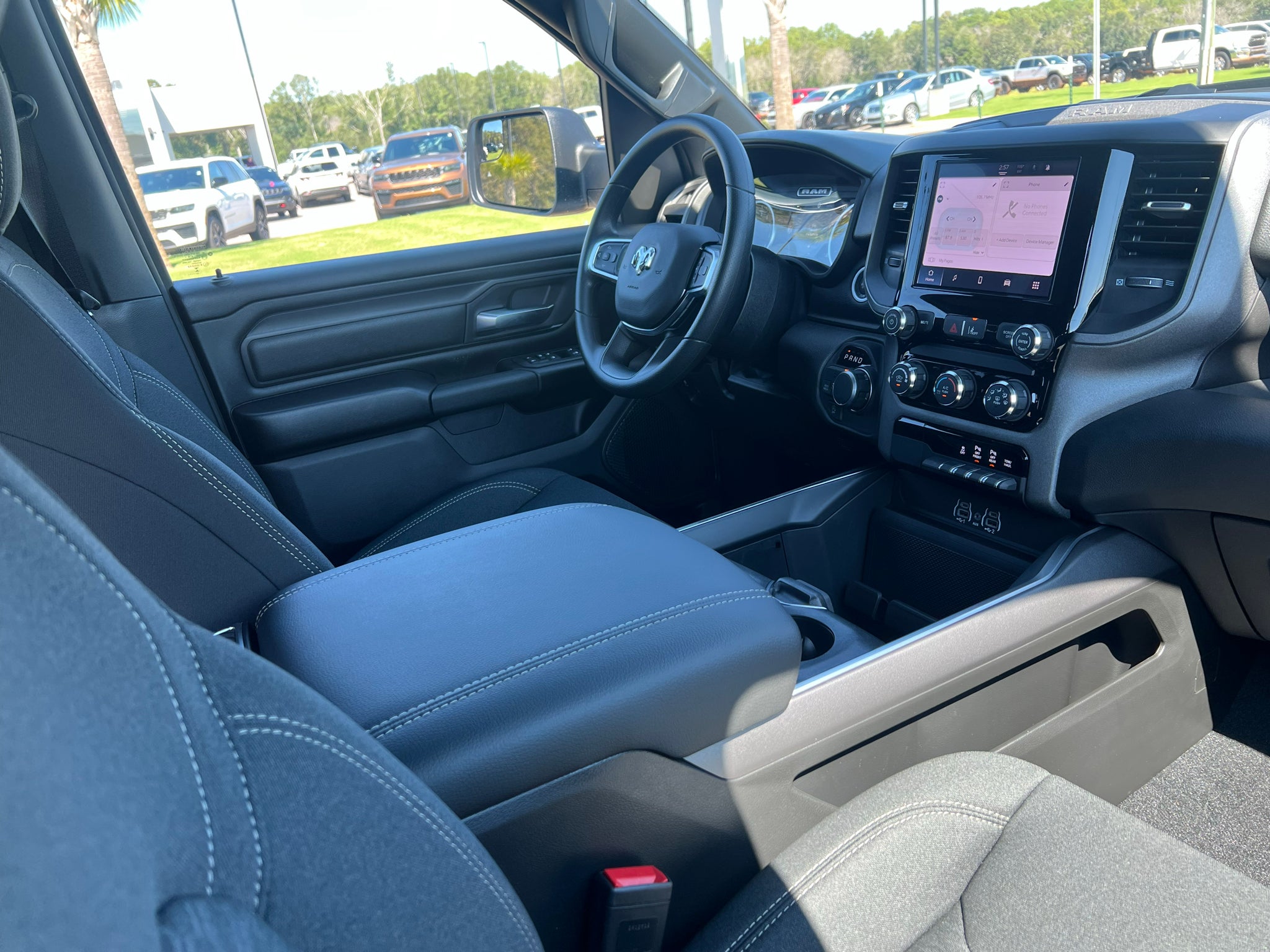 2027 RAM 1500 RAM 1500 EXPRESS CREW CAB 4X4 5'7' BOX