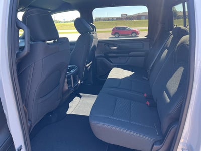 2027 RAM 1500 RAM 1500 EXPRESS CREW CAB 4X4 5'7' BOX