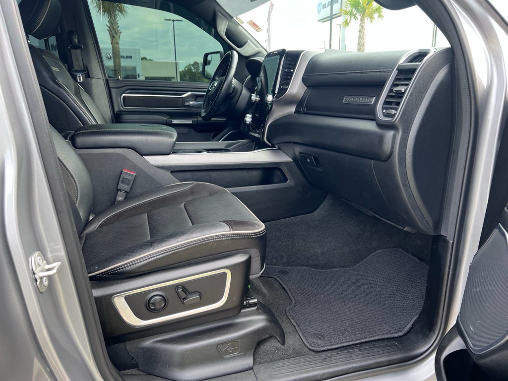2023 RAM 1500 Laramie Crew Cab 4x4 5'7' Box