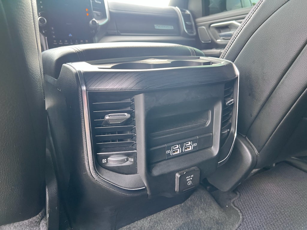 2023 RAM 1500 Laramie Crew Cab 4x4 5'7' Box
