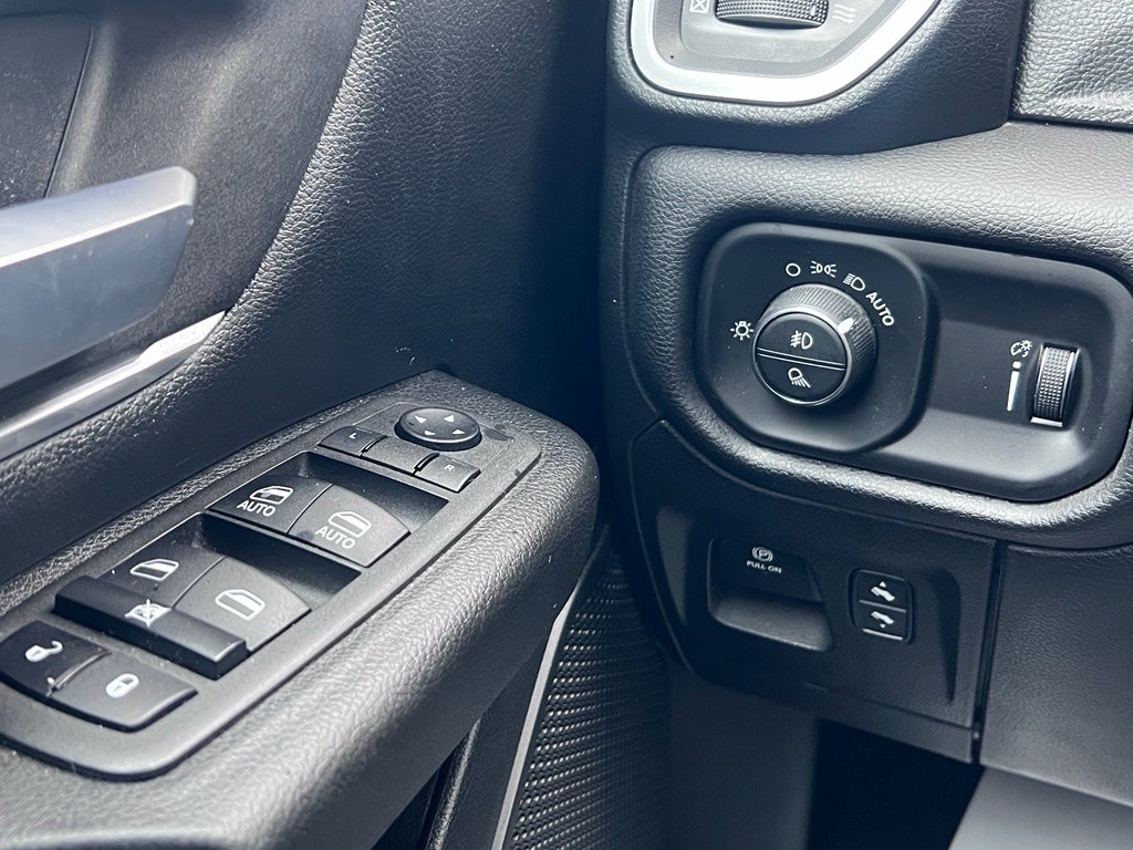 2022 RAM 1500 Lone Star Quad Cab 4x4 6'4' Box