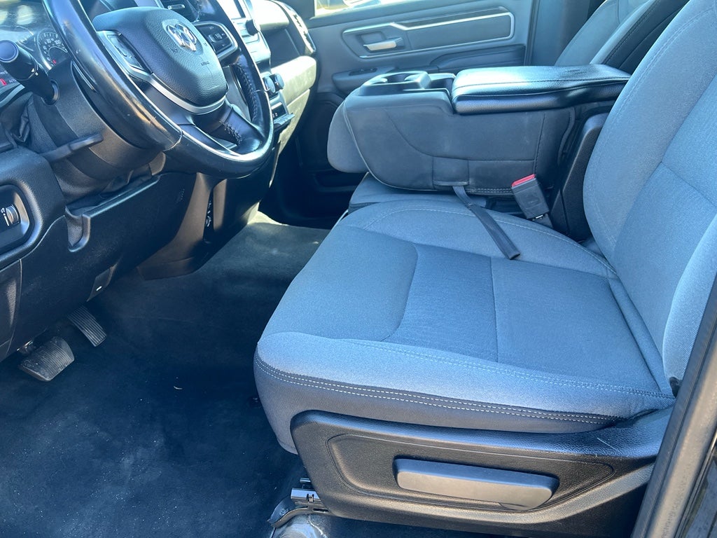 2021 RAM 1500 Big Horn Quad Cab 4x4 6'4' Box