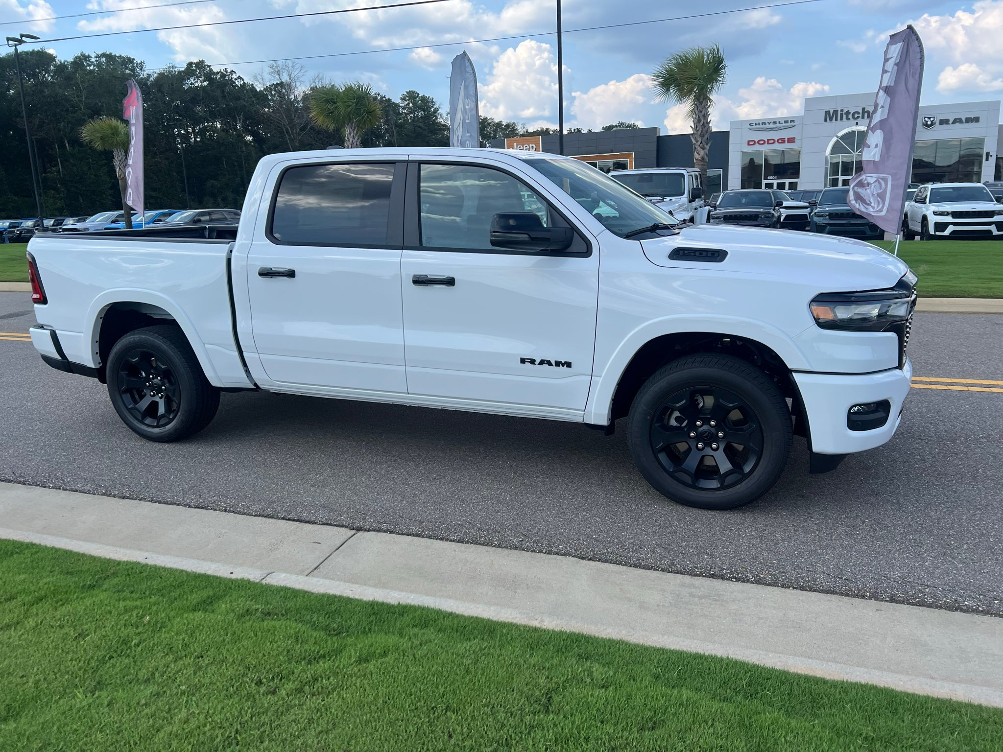2027 RAM 1500 RAM 1500 BIG HORN CREW CAB 4X4 5'7' BOX