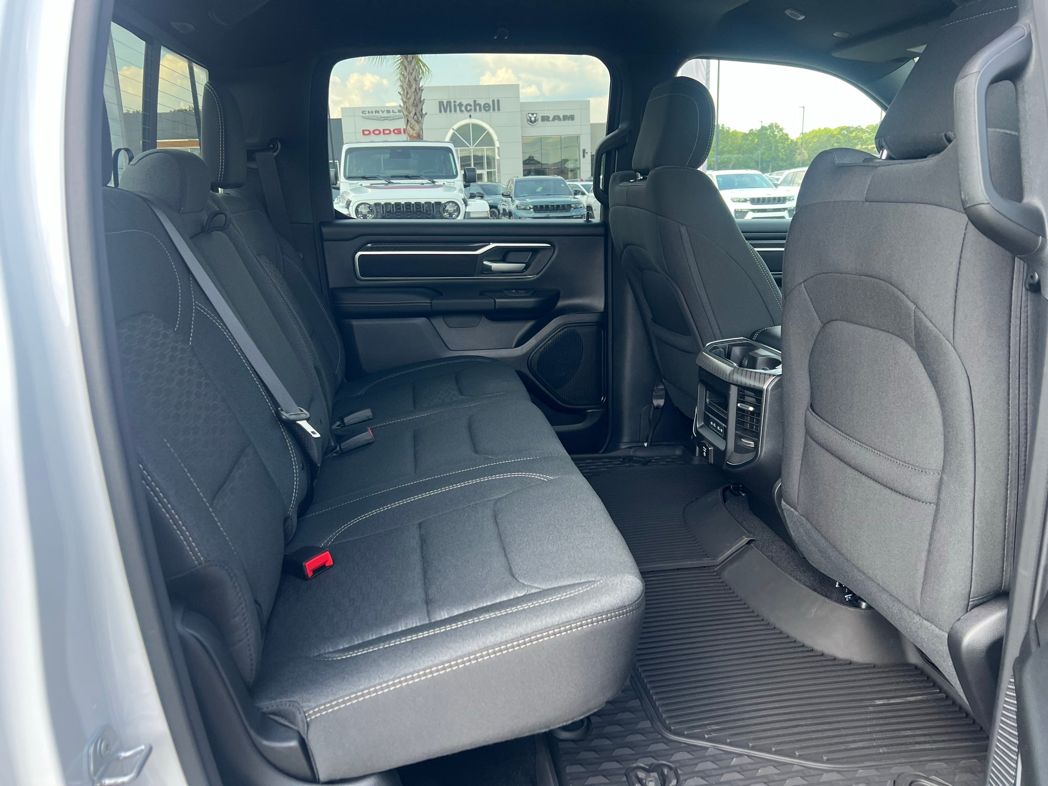 2027 RAM 1500 RAM 1500 BIG HORN CREW CAB 4X4 5'7' BOX
