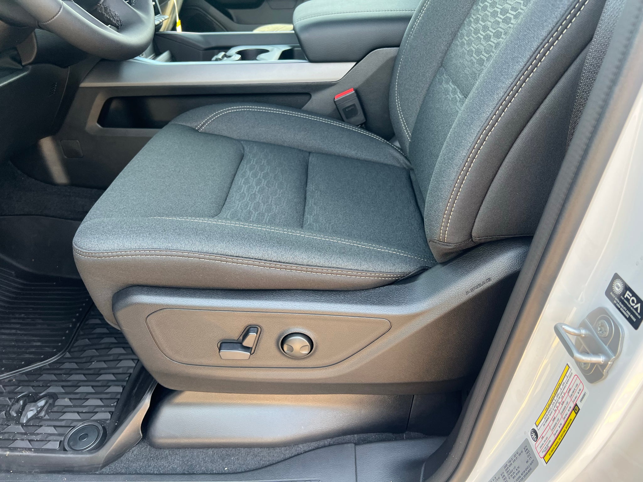 2027 RAM 1500 RAM 1500 BIG HORN CREW CAB 4X4 5'7' BOX