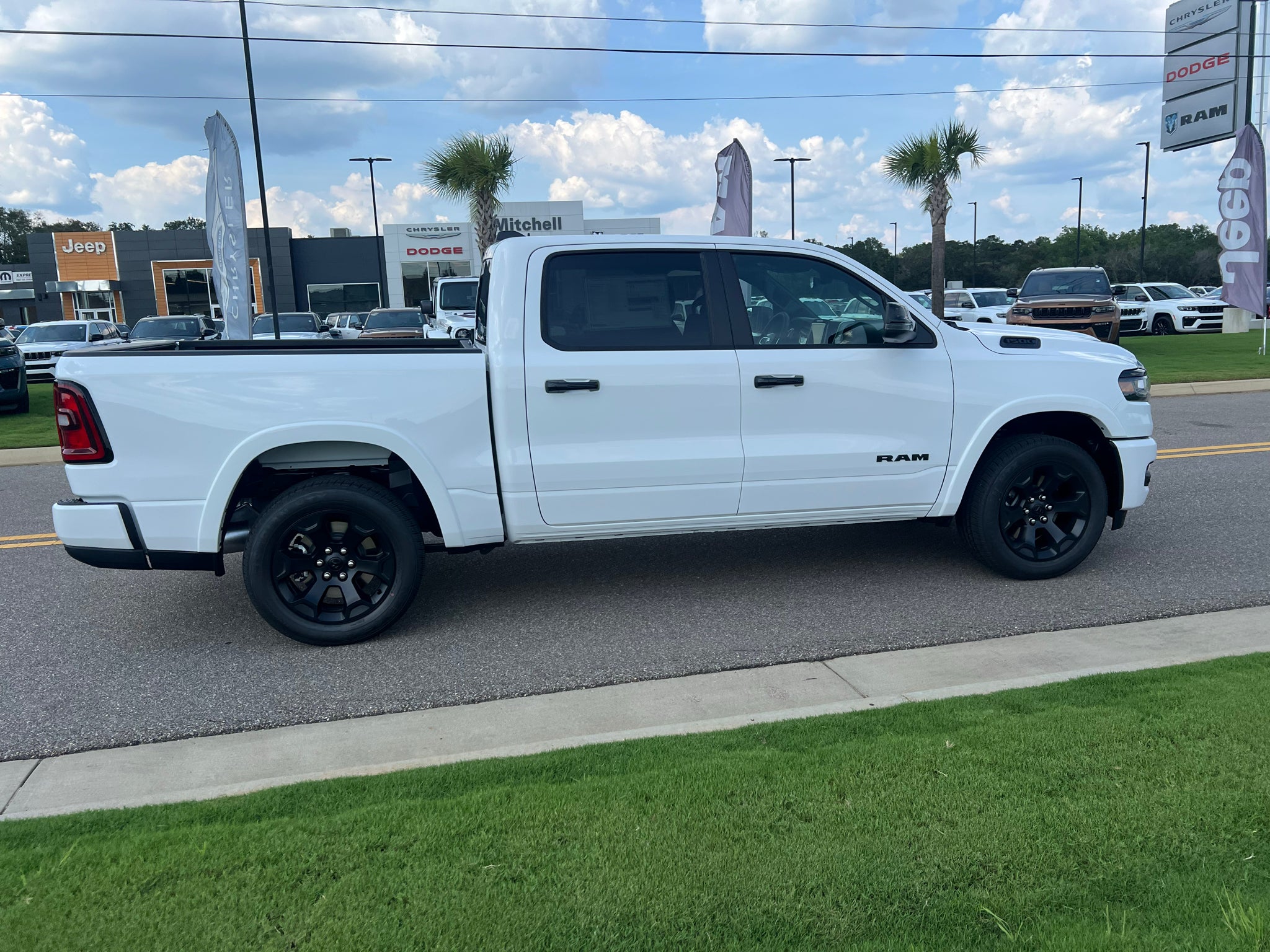 2027 RAM 1500 RAM 1500 BIG HORN CREW CAB 4X4 5'7' BOX