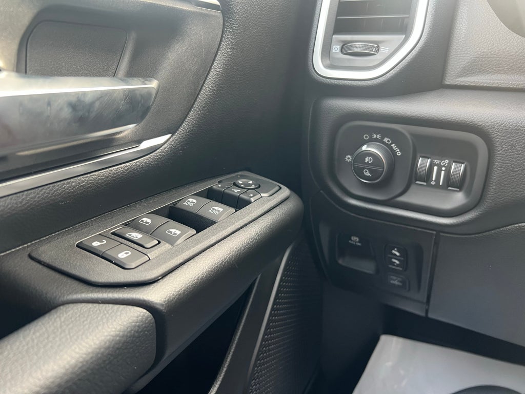 2027 RAM 1500 RAM 1500 BIG HORN CREW CAB 4X4 5'7' BOX