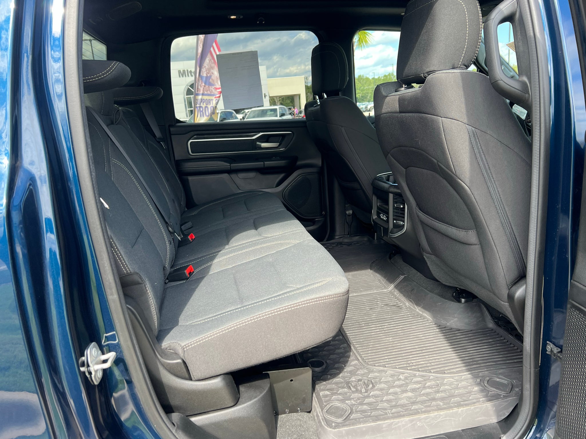 2023 RAM 1500 Big Horn Crew Cab 4x4 5'7' Box
