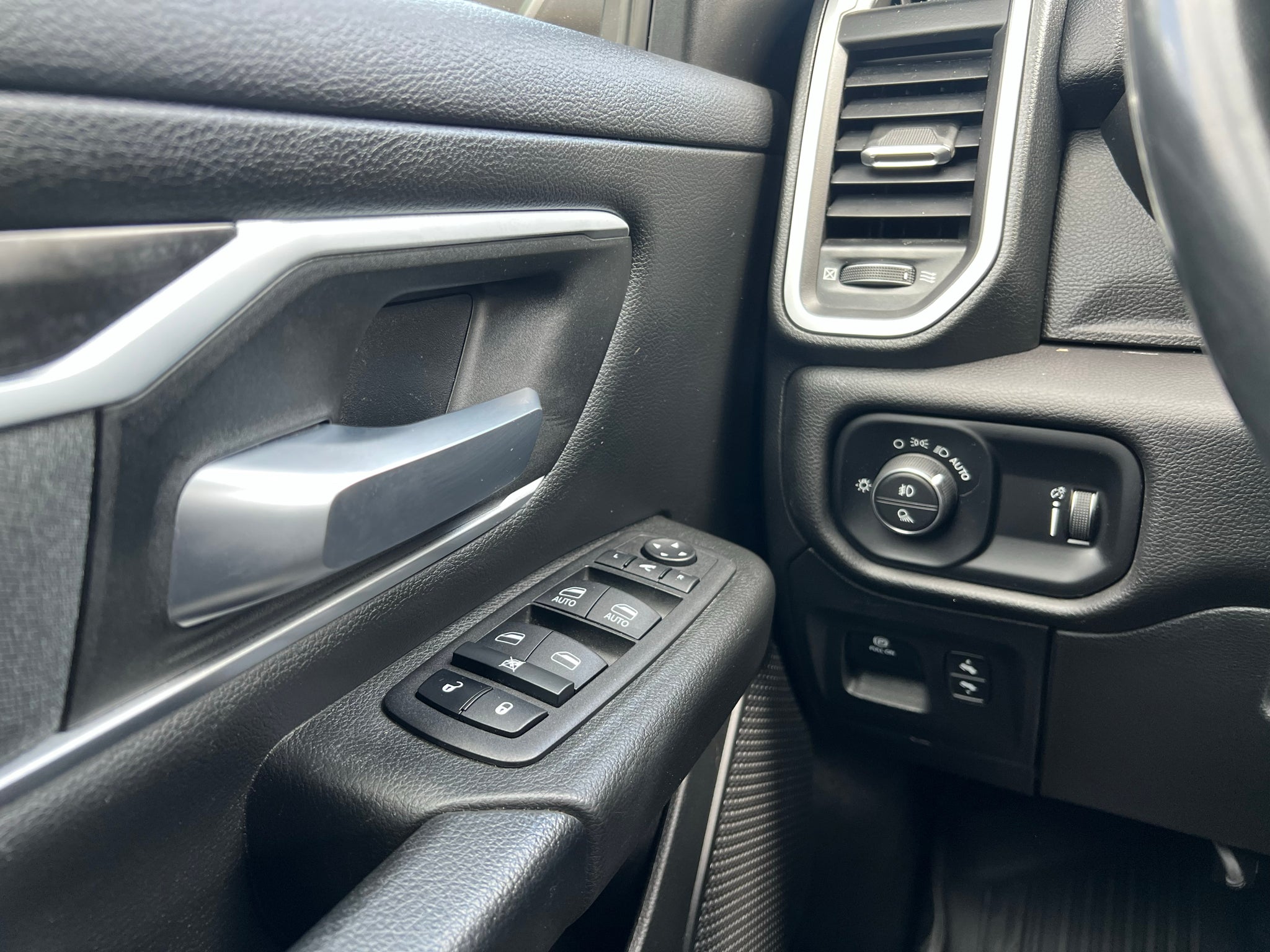 2023 RAM 1500 Big Horn Crew Cab 4x4 5'7' Box