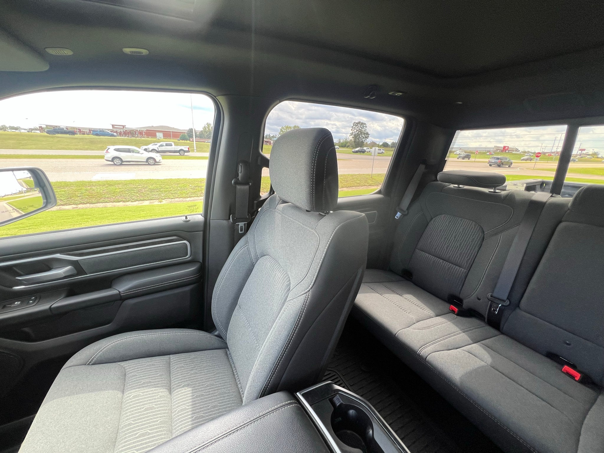 2023 RAM 1500 Big Horn Crew Cab 4x4 5'7' Box