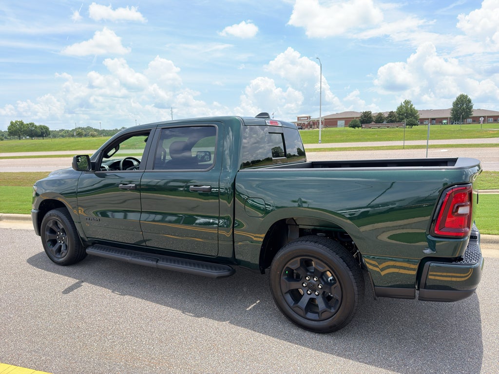 2026 RAM 1500 RAM 1500 EXPRESS CREW CAB 4X4 5'7' BOX