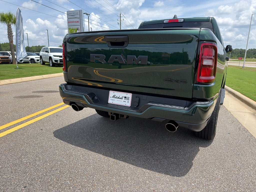 2026 RAM 1500 RAM 1500 EXPRESS CREW CAB 4X4 5'7' BOX
