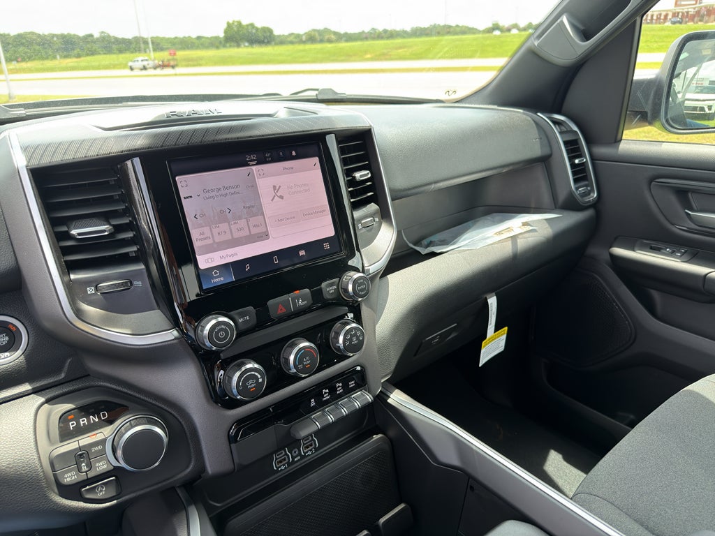 2026 RAM 1500 RAM 1500 EXPRESS CREW CAB 4X4 5'7' BOX