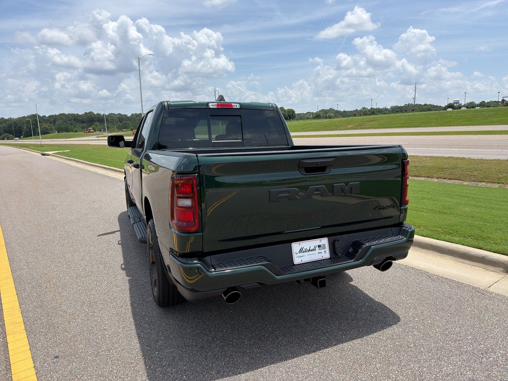 2026 RAM 1500 RAM 1500 EXPRESS CREW CAB 4X4 5'7' BOX