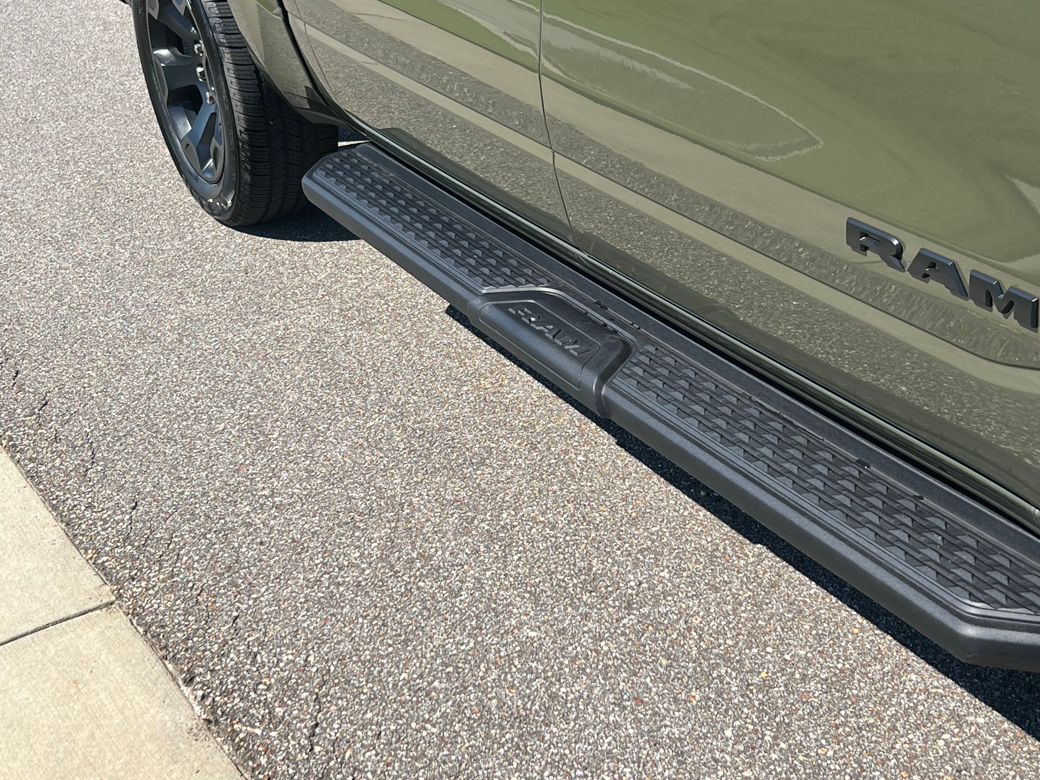 2027 RAM 1500 RAM 1500 EXPRESS CREW CAB 4X4 5'7' BOX