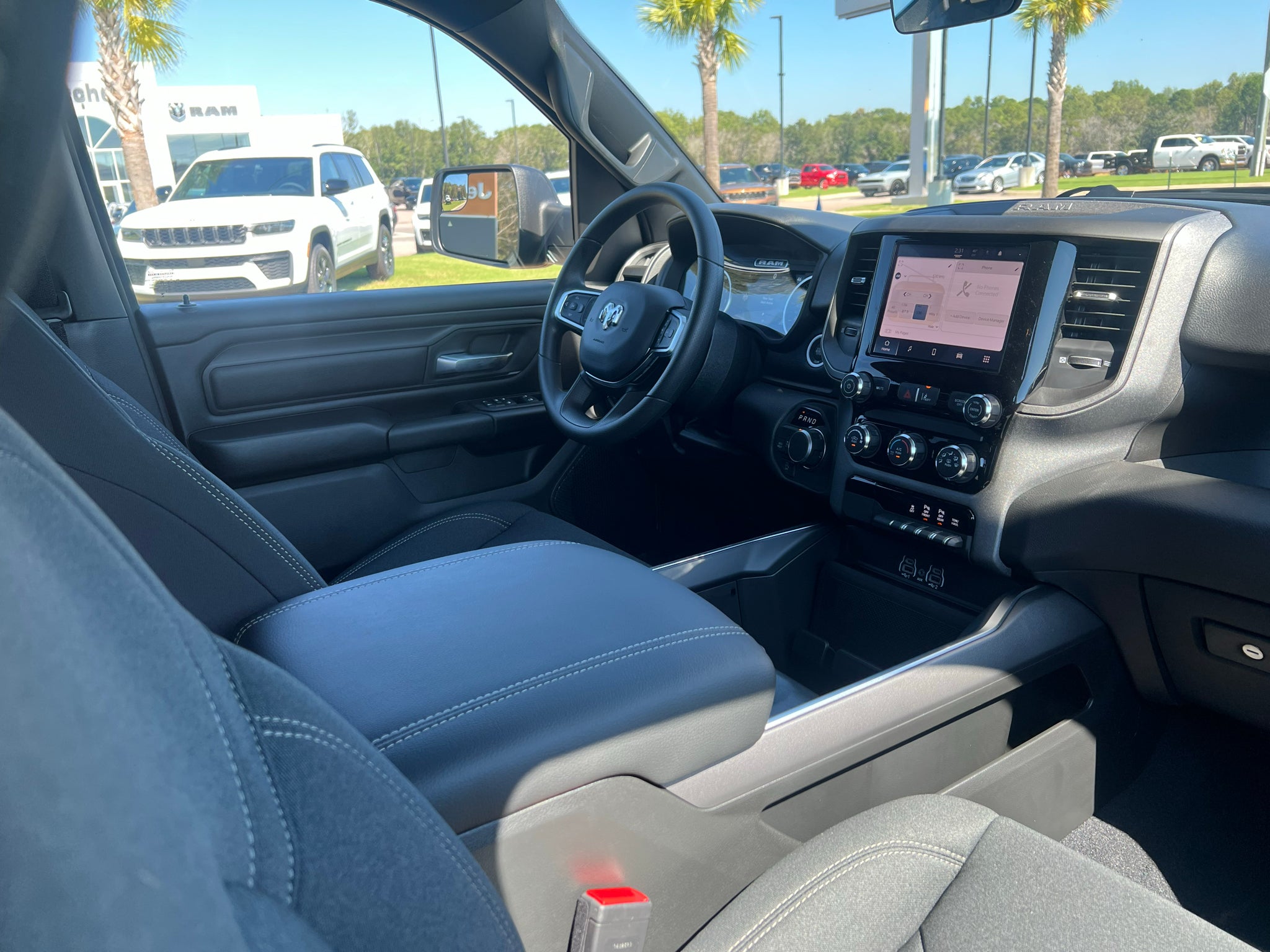 2027 RAM 1500 RAM 1500 EXPRESS CREW CAB 4X4 5'7' BOX