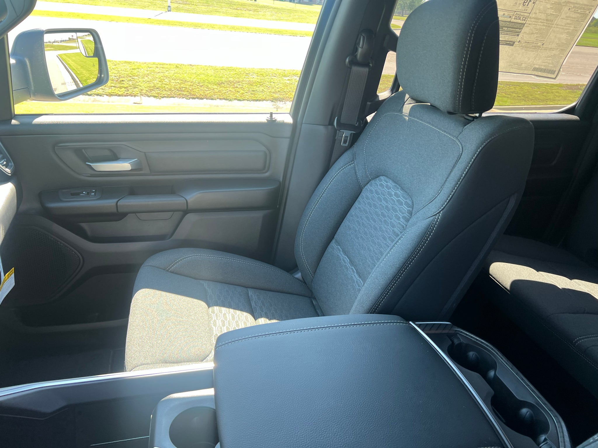 2027 RAM 1500 RAM 1500 EXPRESS CREW CAB 4X4 5'7' BOX