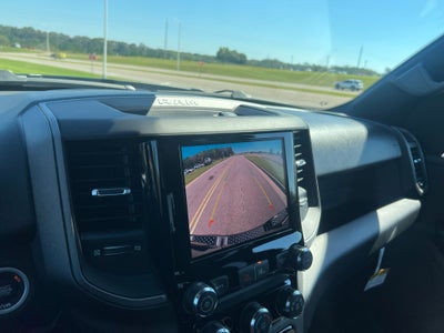 2027 RAM 1500 RAM 1500 EXPRESS CREW CAB 4X4 5'7' BOX