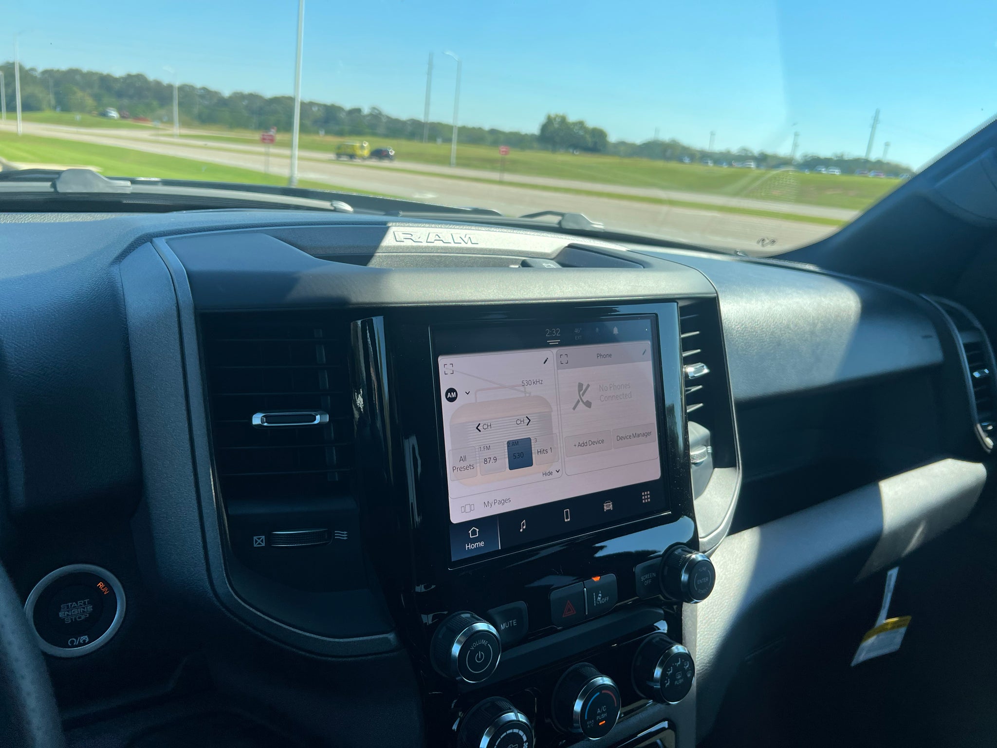 2027 RAM 1500 RAM 1500 EXPRESS CREW CAB 4X4 5'7' BOX