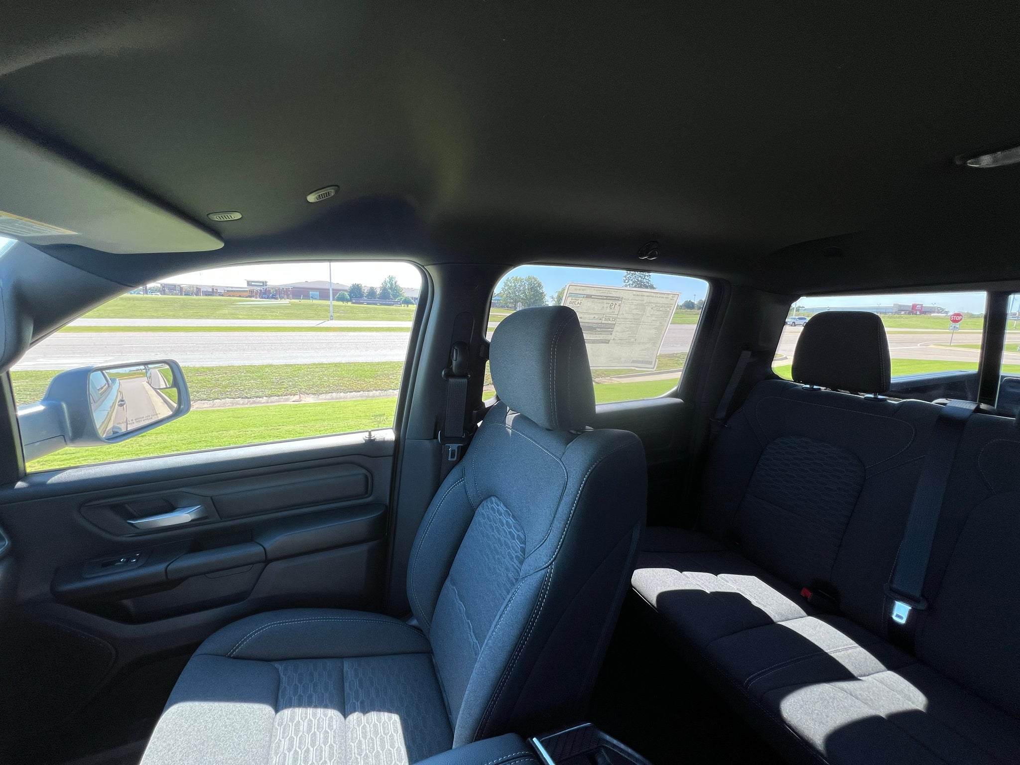 2027 RAM 1500 RAM 1500 EXPRESS CREW CAB 4X4 5'7' BOX