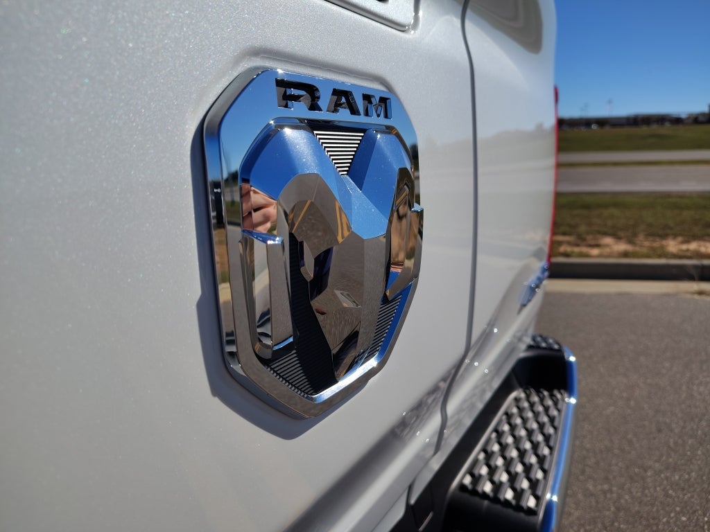 2026 RAM 1500 RAM 1500 LIMITED CREW CAB 4X4 5'7' BOX