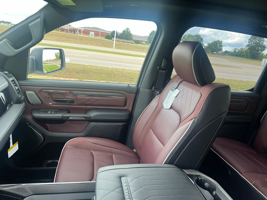2027 RAM 1500 RAM 1500 LIMITED CREW CAB 4X4 5'7' BOX