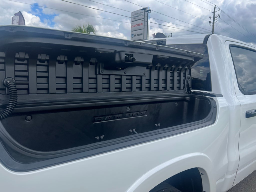 2027 RAM 1500 RAM 1500 LIMITED CREW CAB 4X4 5'7' BOX