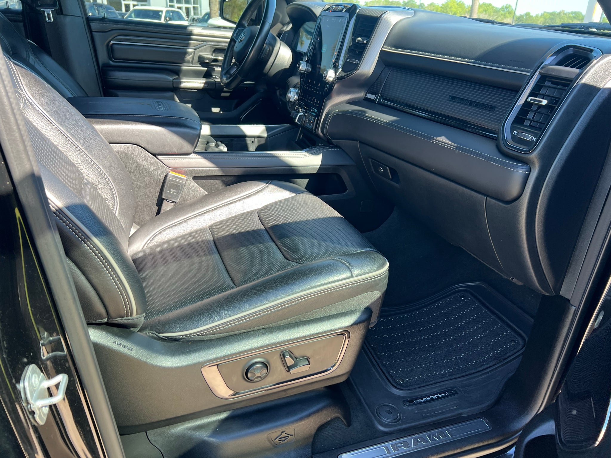 2023 RAM 1500 Limited Crew Cab 4x4 5'7' Box