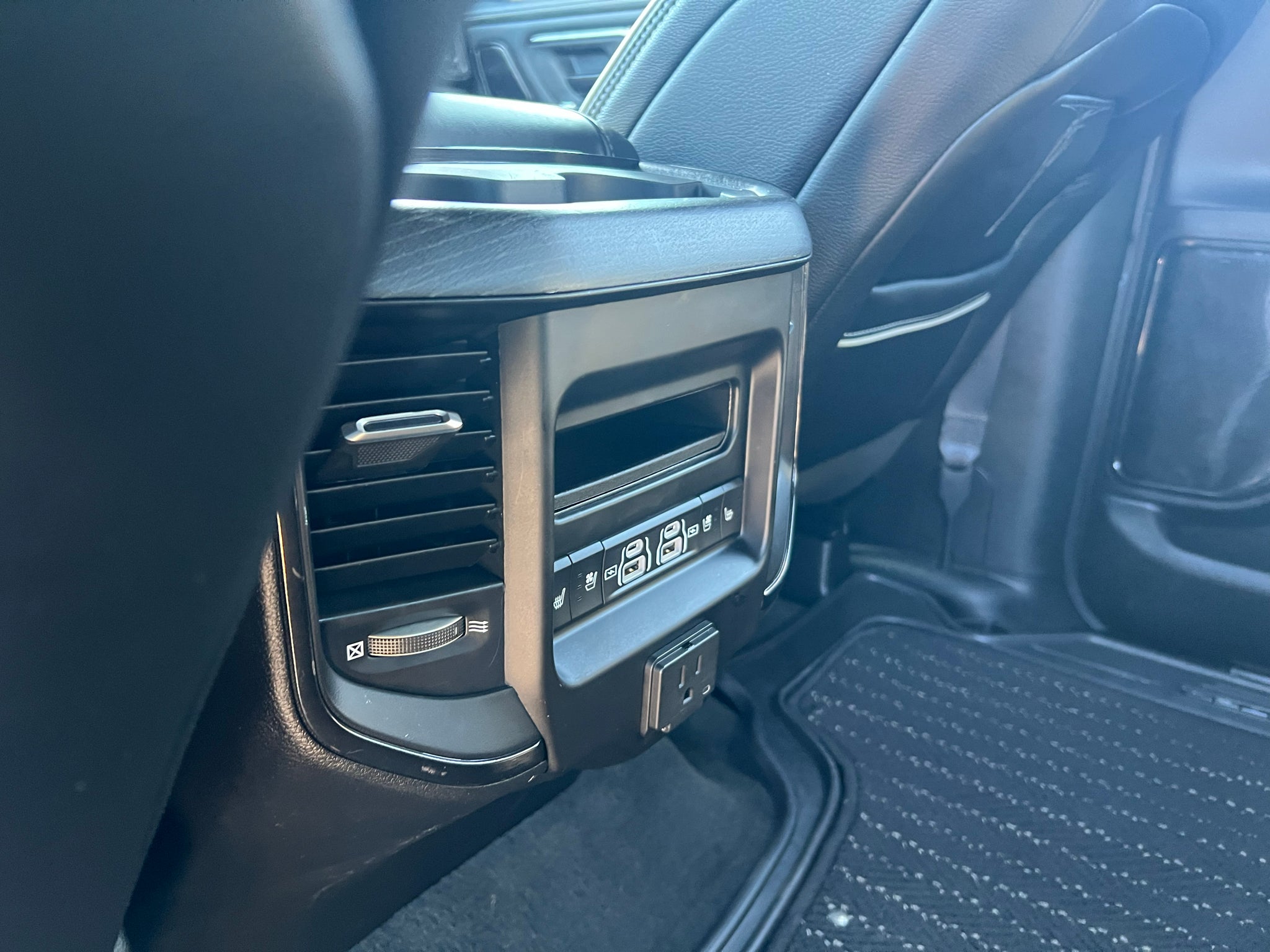 2023 RAM 1500 Limited Crew Cab 4x4 5'7' Box