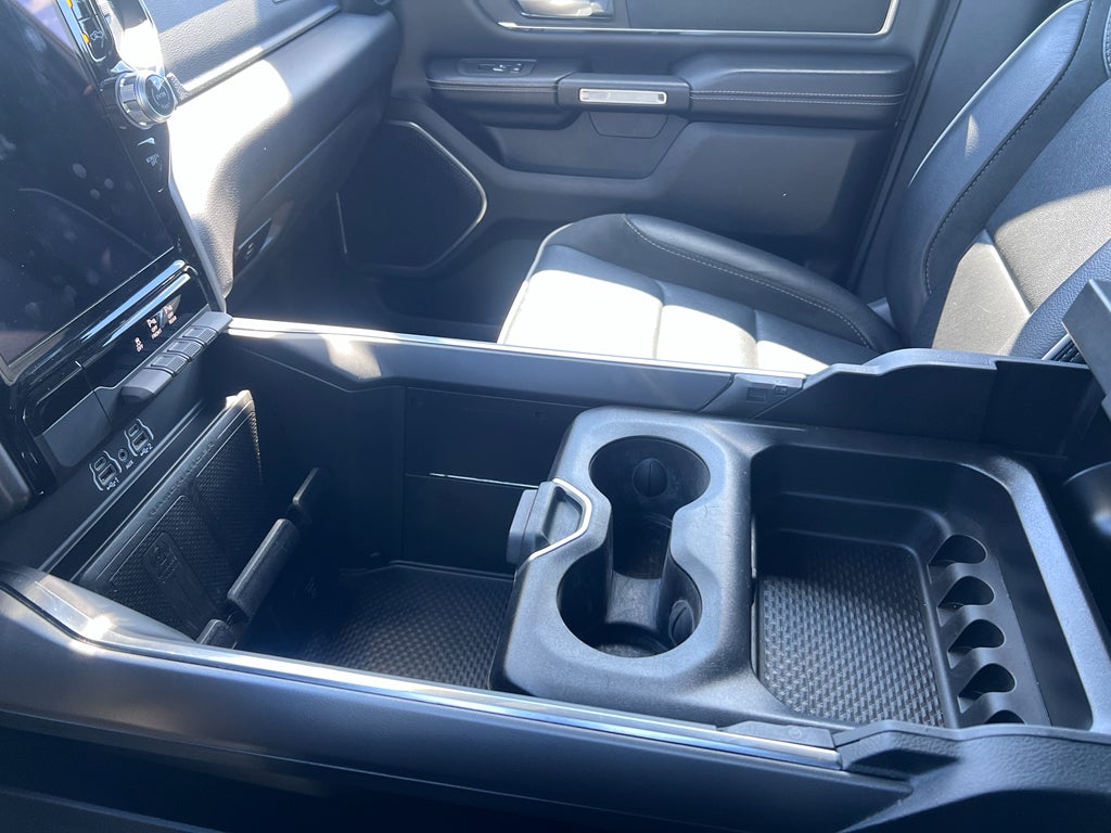 2025 RAM 1500 Laramie Crew Cab 4x4 5'7' Box