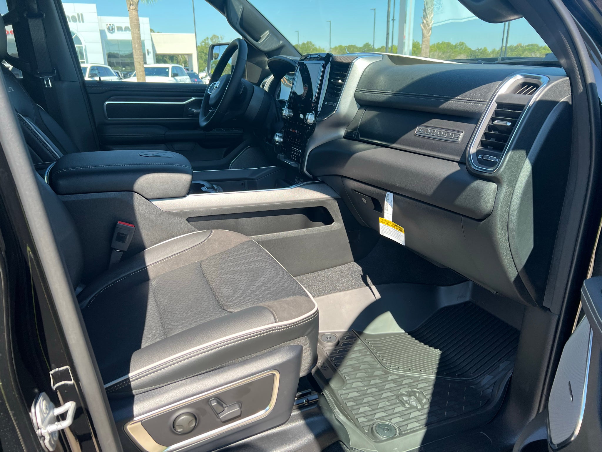 2027 RAM 1500 RAM 1500 LARAMIE CREW CAB 4X4 5'7' BOX