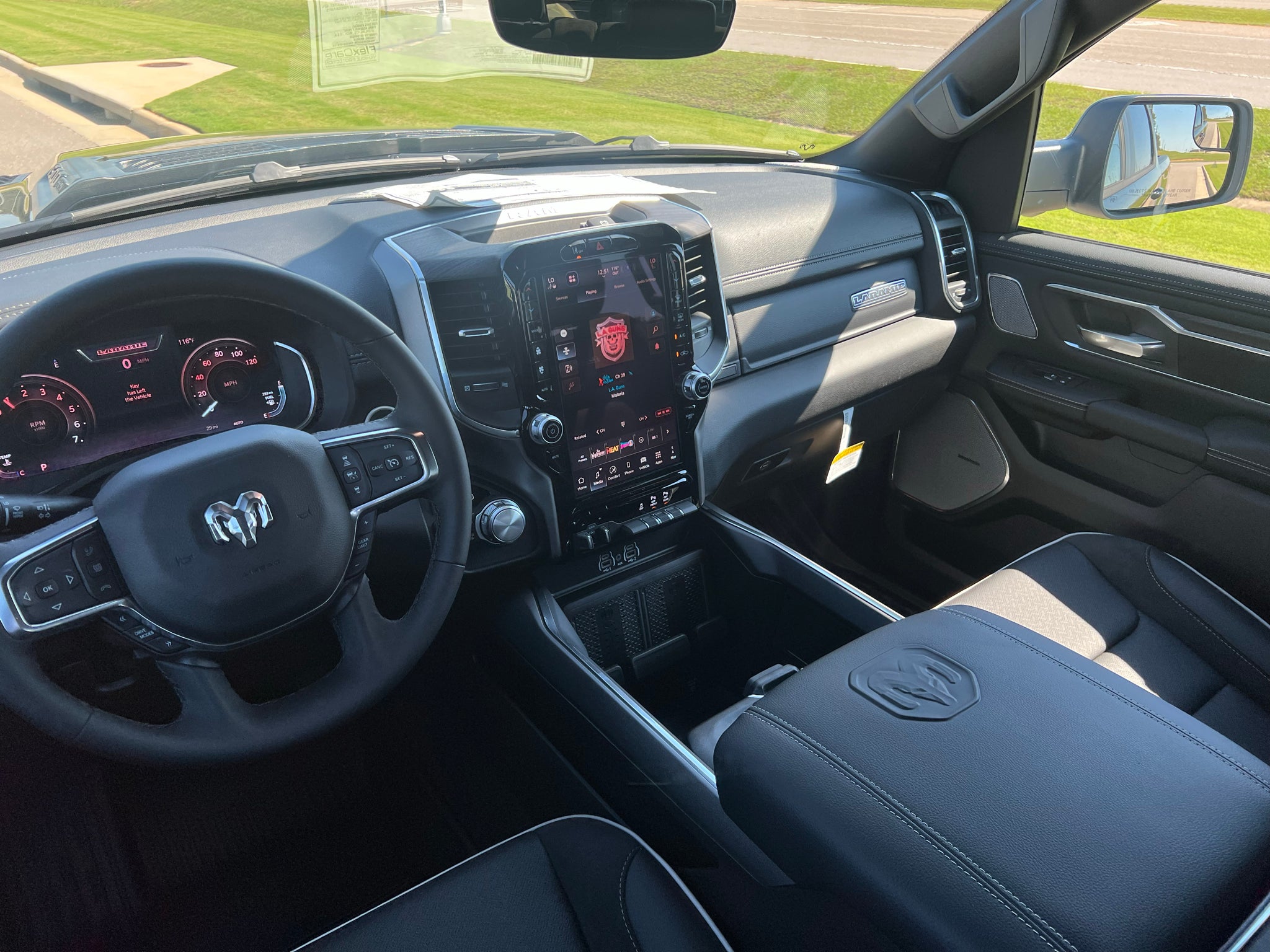 2027 RAM 1500 RAM 1500 LARAMIE CREW CAB 4X4 5'7' BOX
