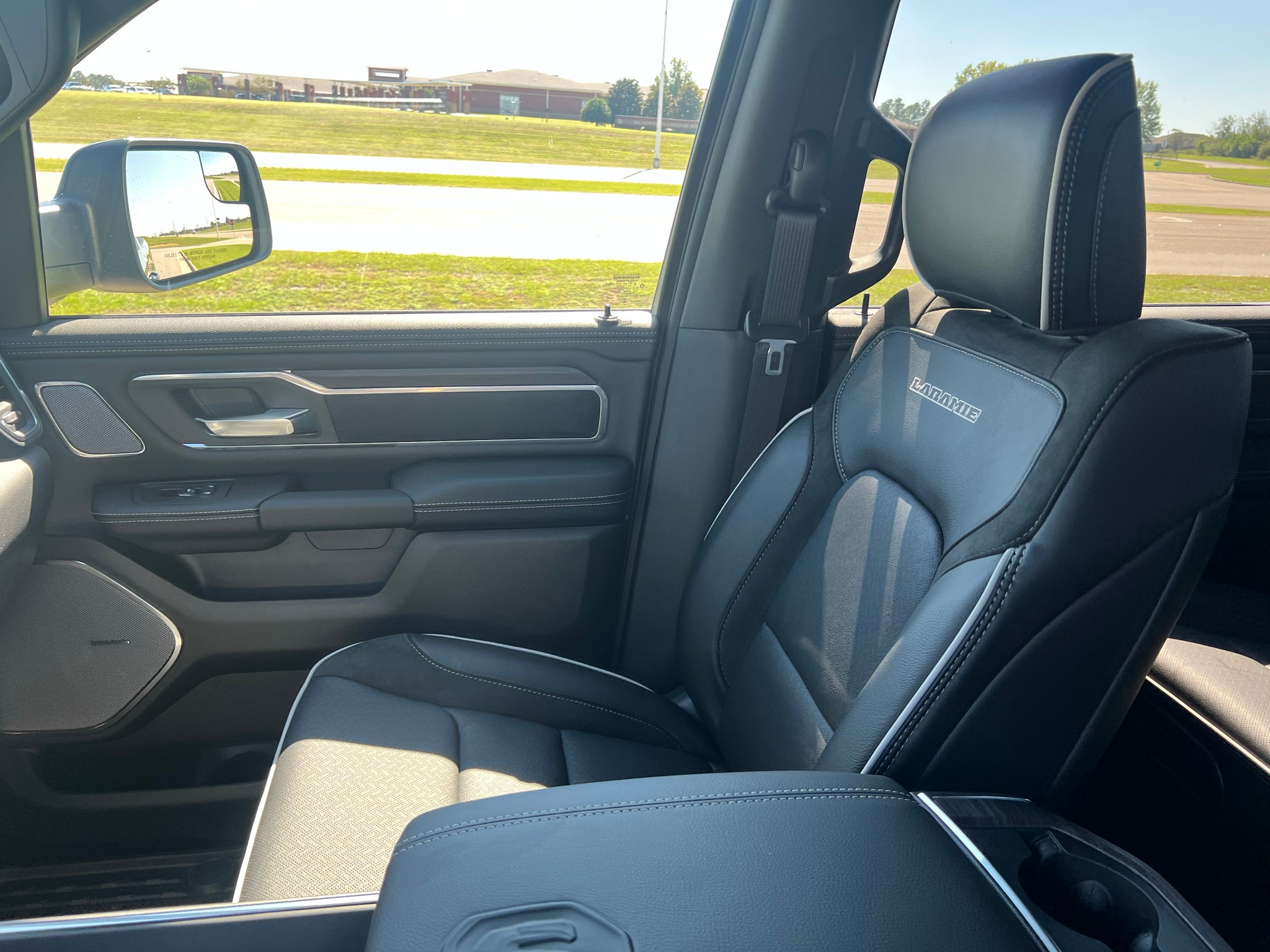 2027 RAM 1500 RAM 1500 LARAMIE CREW CAB 4X4 5'7' BOX