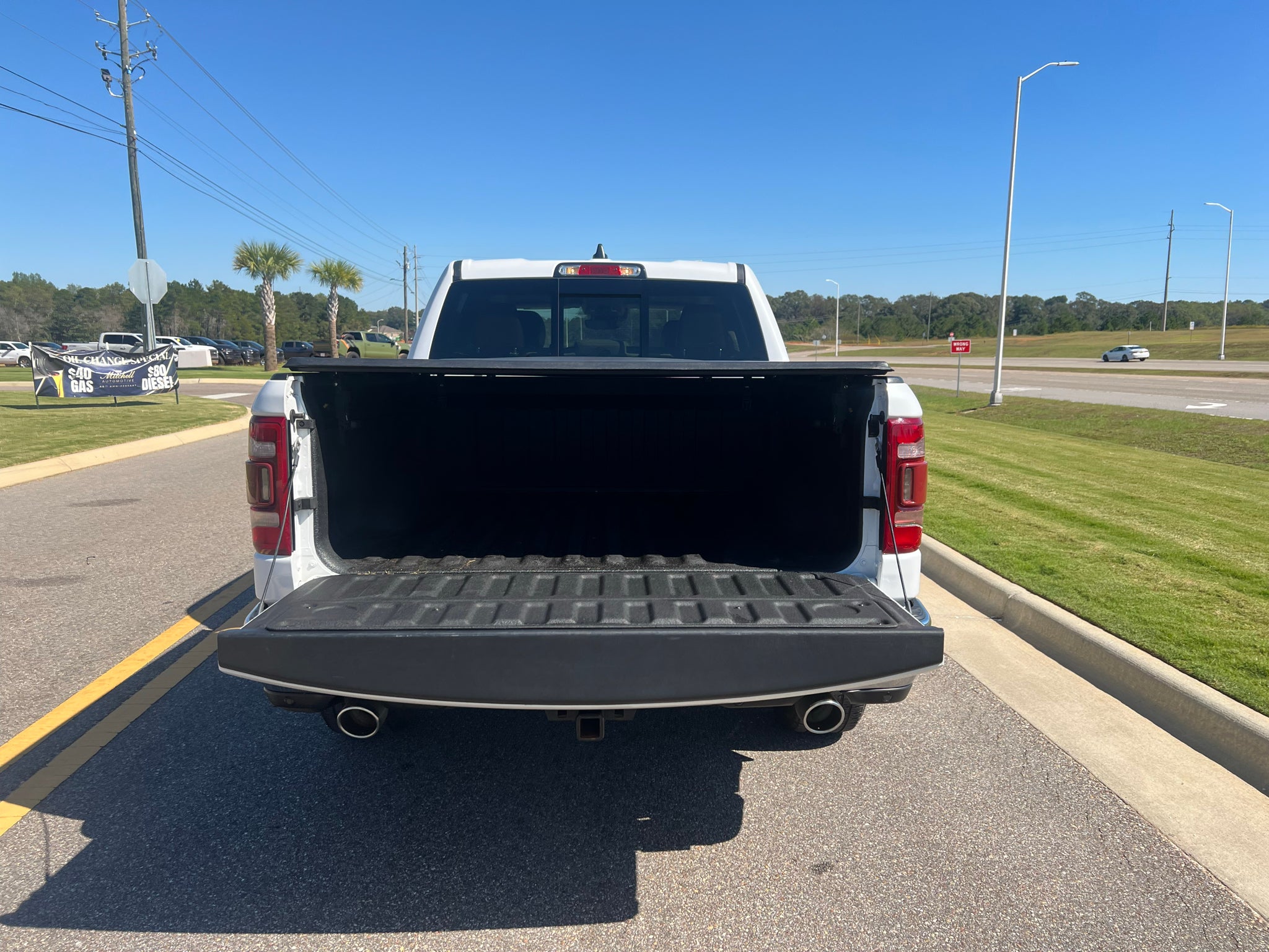 2019 RAM 1500 Laramie Crew Cab 4x4 5'7' Box