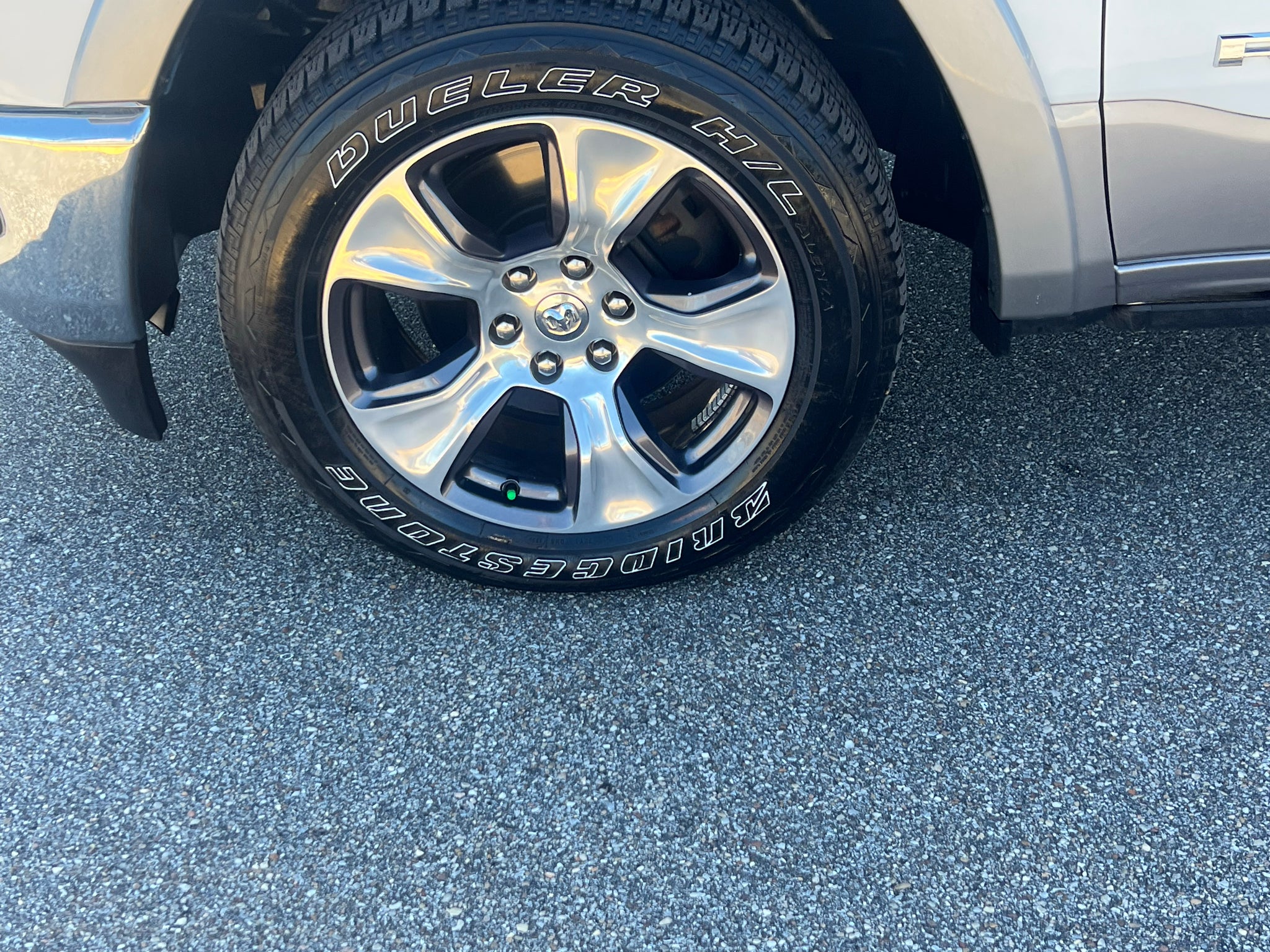 2019 RAM 1500 Laramie Crew Cab 4x4 5'7' Box