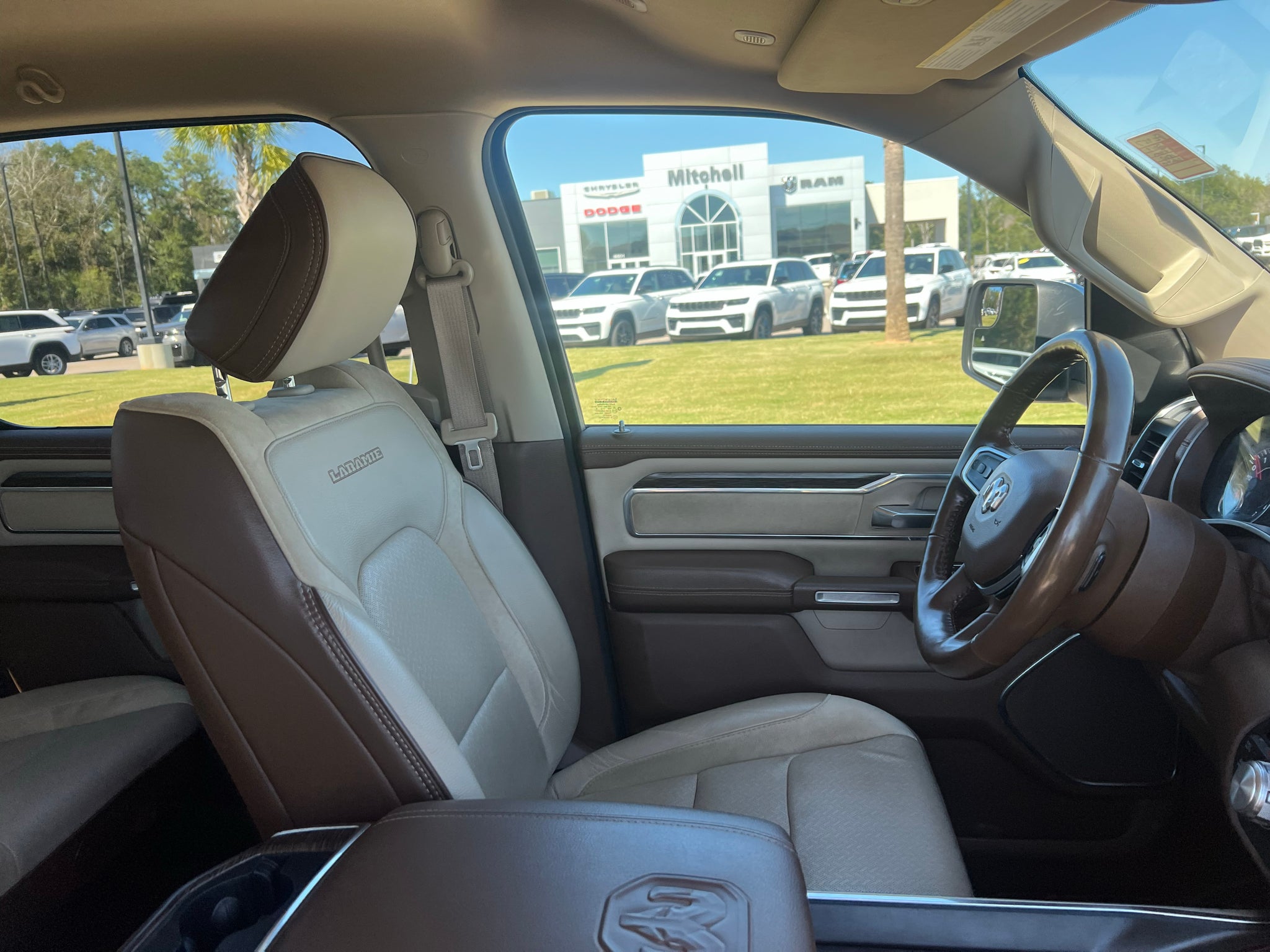 2019 RAM 1500 Laramie Crew Cab 4x4 5'7' Box