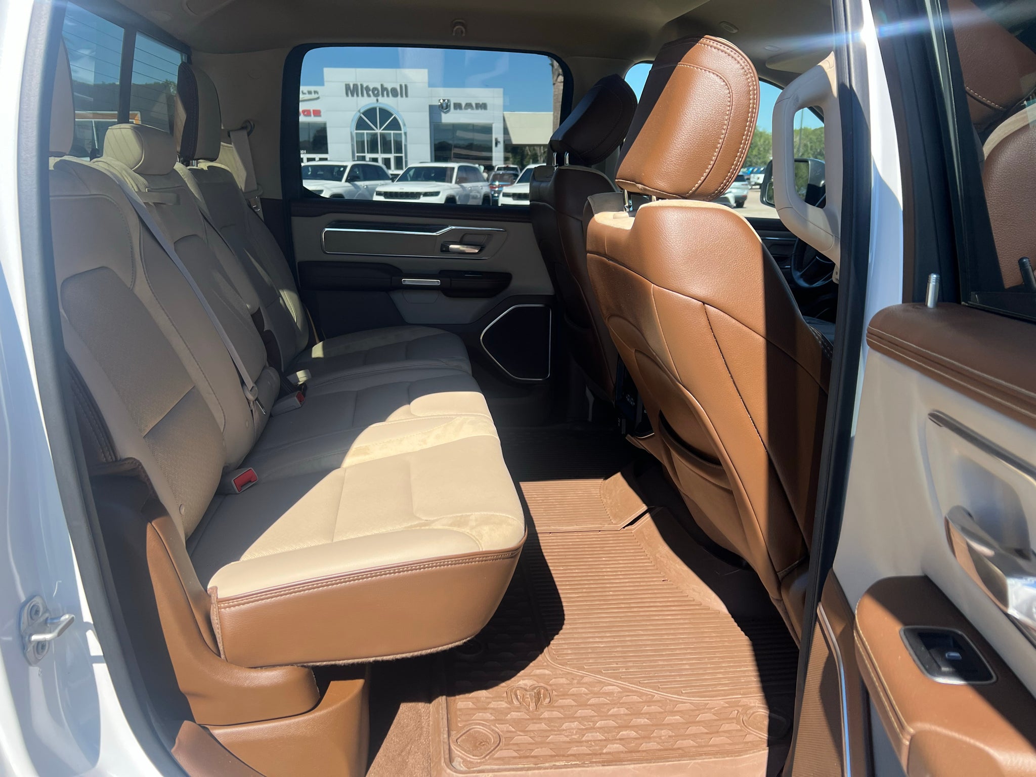 2019 RAM 1500 Laramie Crew Cab 4x4 5'7' Box