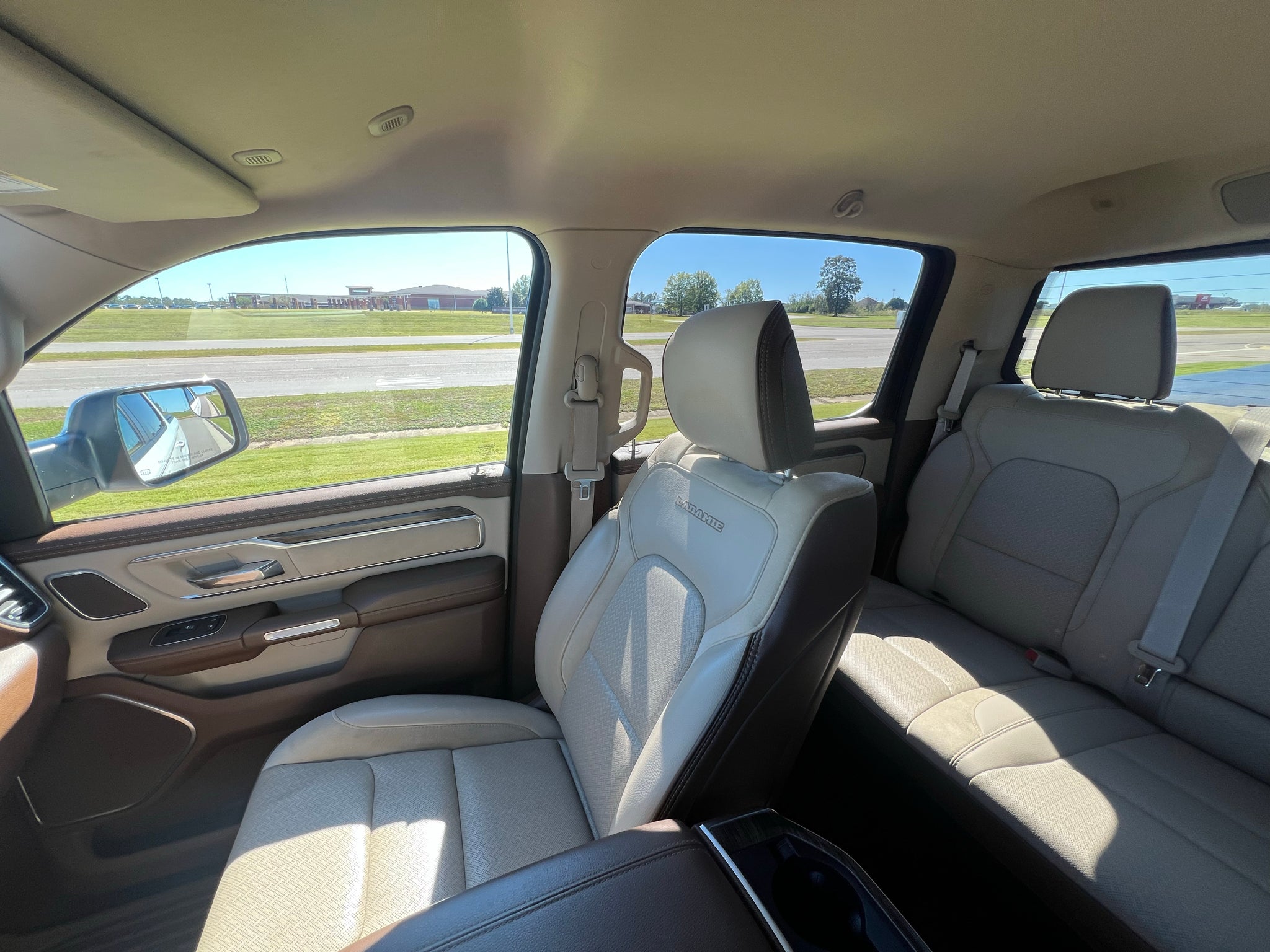 2019 RAM 1500 Laramie Crew Cab 4x4 5'7' Box