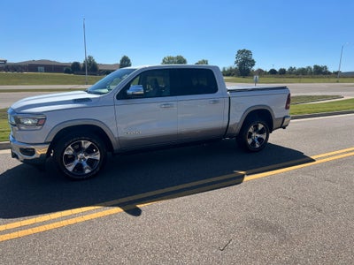 2019 RAM 1500 Laramie Crew Cab 4x4 5'7' Box