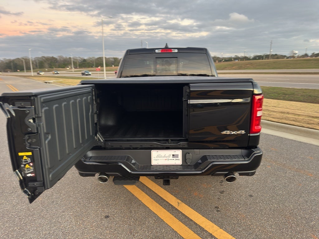 2026 RAM 1500 RAM 1500 LARAMIE CREW CAB 4X4 5'7' BOX