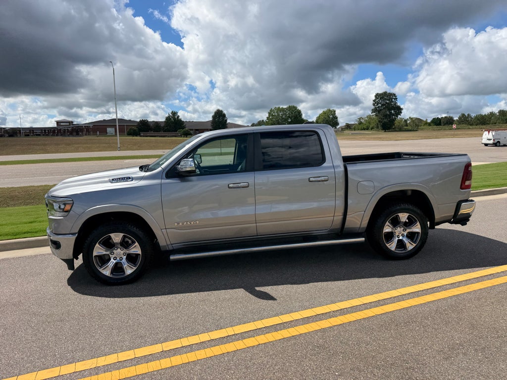 2021 RAM 1500 Laramie Crew Cab 4x4 5'7' Box
