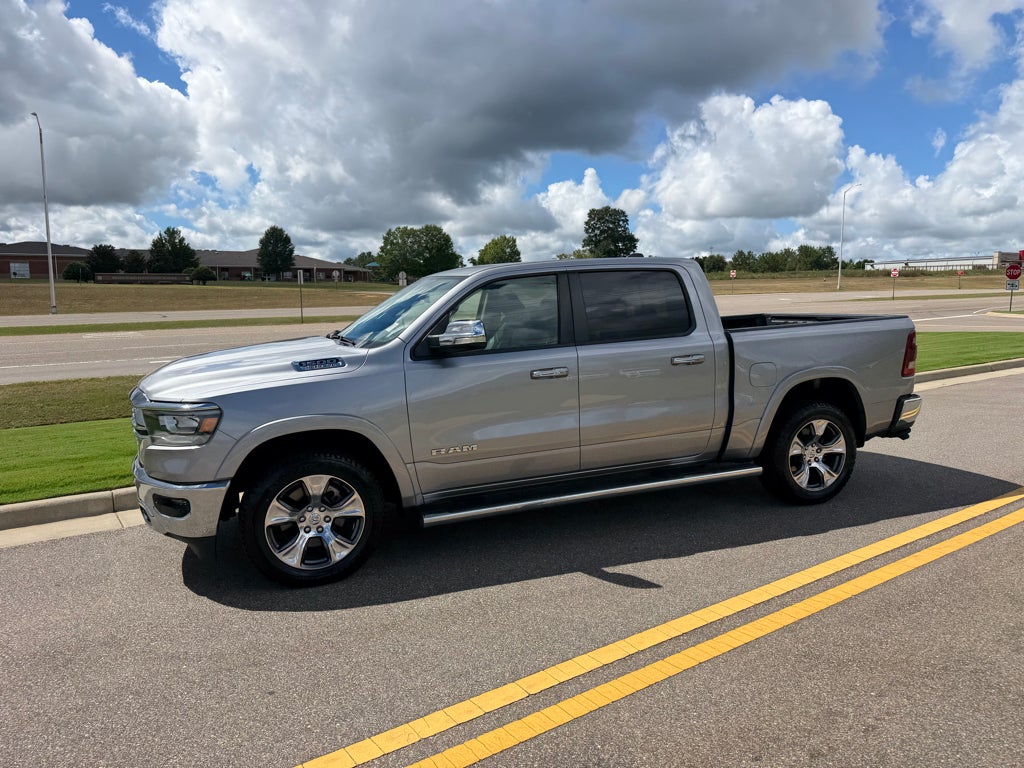 2021 RAM 1500 Laramie Crew Cab 4x4 5'7' Box