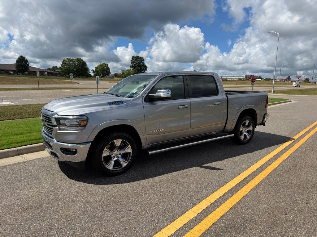2021 RAM 1500 Laramie Crew Cab 4x4 5'7' Box