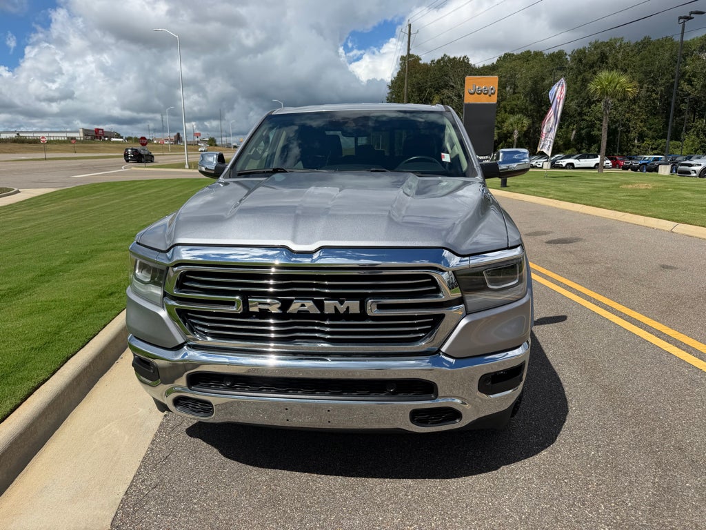 2021 RAM 1500 Laramie Crew Cab 4x4 5'7' Box